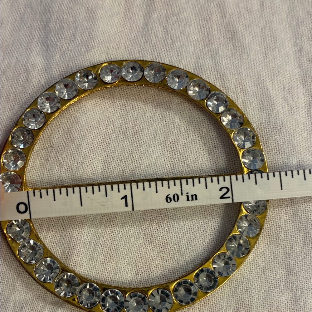 Gold tone and Crystal Round Metal Belt Buckle Slider Scarf Clip - Picture 4 of 6